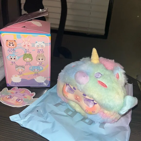 She’s a SECRET Unicorn 🦄 Idol - Picture 2 of 5